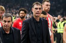 Γιώργος Μπαρτζώκας: Καταγγελία του Ολυμπιακού για επίθεση οπαδού της Παρτιζάν στον προπονητή των Πειραιωτών