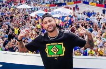 Ο Βραζιλιάνος σούπερ σταρ Νεϊμάρ αποθεώνει το viral τραγούδι του 2024 στην πλατφόρμα του TikTok, με ένα βίντεο που ήδη έχει ξεπεράσει τα 800.000 likes