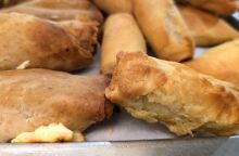 Πού θα βρεις σπιτική, αυθεντική, τρικαλινή πίτα στο Κολωνάκι;