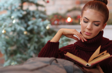 17 βιβλία ελληνικής λογοτεχνίας για τις γιορτές