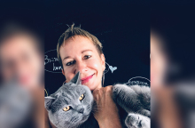 Η Λένα Διβάνη και ο γάτος της, ο Ζάχος