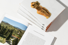 Η LAMDA Development παρουσίασε τον αφιερωματικό τόμο για το Αρχαιολογικό Μουσείο Χαιρώνειας