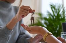 «Σπίτι μου 2»: 32 ερωτήσεις - απαντήσεις για το νέο πρόγραμμα - Σοφία Ζαχαράκη: Επιλύουμε το στεγαστικό πρόβλημα σε 20.000 νέους, ζευγάρια και οικογένειες