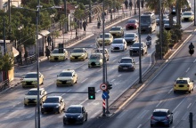 Οχήματα σε δρόμο της Αθήνας