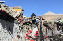 Έρευνες στα συντρίμμια για τον εντοπισμό αγνοουμένων