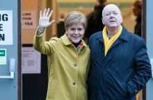 Η πρώην πρωθυπουργός της Σκωτίας Νίκολα Στέρτζιον ανακοίνωσε το διαζύγιό της από τον Πίτερ Μάρελ - Ο σύζυγός της είχε κατηγορηθεί για υπεξαίρεση κεφαλαίων