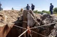Εγκλωβισμένοι εδώ και μήνες εκατοντάδες παράνομοι χρυσωρύχοι στη Νότια Αφρική