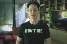 Η σκοτεινή πλευρά του άνδρα που δεν θέλει να πεθάνει 