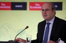 Το χιουμοριστικό βίντεο Χατζηδάκη για τον μηδενισμό των τραπεζικών προμηθειών