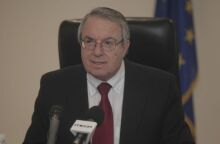 Γιώργος Μπαμπινιώτης: Ο ομότιμος καθηγητής Γλωσσολογίας εξηγεί τη σωστή χρήση φράσεων που άκουσε στην τηλεόραση και είχαν λανθασμένη συντακτική εκφορά