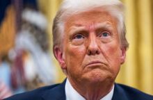 ΗΠΑ: Στην πρώτη συνέντευξη μετά την ορκωμοσία του, ο Ντόναλντ Τραμπ επιτέθηκε στους μετανάστες, τον Τζο Μπάιντεν και τη FEMA