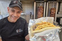 Πού θα βρεις σάντουιτς με κοκορέτσι στο κέντρο της Αθήνας;