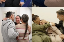Χαμόγελα, δάκρυα και ανακούφιση στην επανένωση των Ισραηλινών ομήρων με τις οικογένειές τους