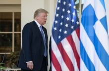 Κι αν ο Τραμπ αποφασίσει ν’ αγοράσει την Ελλάδα;