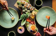 20 εστιατόρια που μας ταξιδεύουν στις πιο λαχταριστές κουζίνες του κόσμου