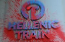Hellenic Train: Επίθεση στα γραφεία της εταιρίας - Ομάδα 15 ατόμων έσπασε τζάμια και πέταξε μπογιές - Αναζητά στοιχεία από τις κάμερες ασφαλείας η ΕΛ.ΑΣ.