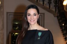 Κατερίνα Ευαγγελάτου: Τιμήθηκε από το γαλλικό κράτος με το διάσημο του Ιππότη του Τάγματος Γραμμάτων και Τεχνών για την καλλιτεχνική προσφορά της