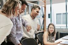 ΕΡΓΑΝΗ: Αύξηση μισθών και περισσότερες γυναίκες στην αγορά εργασίας