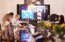 Συνάντηση Μητσοτάκη με οικογένειες που εντάχθηκαν στα προγράμματα «Σπίτι μου Ι» και «Εξοικονομώ – Ανακαινίζω για νέους»