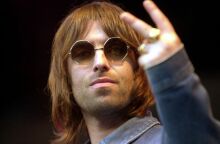 Οι Oasis ανακοίνωσαν επετειακή επανέκδοση για τα 25 χρόνια του άλμπουμ Standing on The Shoulder of Giants - Ξανά σε κυκλοφορία το υλικό του βρετανικού γκρουπ