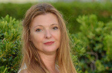 Riζituals: Το νέο θεραπευτικό μουσικό ταξίδι της Ξανθούλας Ντακοβάνου