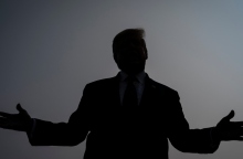 Ο Τραμπ του Μεσοπολέμου, από τη δυστοπία στην πραγματικότητα