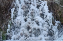 Το κύμα ψύχους πάγωσε τον καταρράκτη του Πολυποτάμου στη Φλώρινα