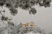 Καιρός: Χαμηλές θερμοκρασίες, χιόνια και κατά τόπους βροχοπτώσεις τη Δευτέρα 24 Φεβρουαρίου - Η αναλυτική πρόγνωση του meteo και της ΕΜΥ.