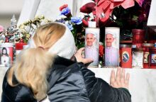 Πάπας Φραγκίσκος: «Η νύχτα πέρασε ήρεμα, ο πάπας αναπαύθηκε», λέει το Βατικανό - Οι πιστοί προσεύχονται να ξεπεράσει τη μεγάλη δοκιμασία