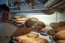 Το έθιμο και η ιστορία πίσω από τη λαγάνα που τρώμε την Καθαρά Δευτέρα - Γιατί η ημέρα ονομάζεται «Καθαρά»