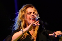 Ελένη Τσαλιγοπούλου: Στα 90s κάναμε την «τρέλα» και το πάθος μας mainstream