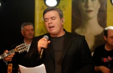 Ο Μανώλης Λιδάκης