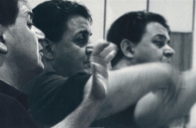 Ο Μάνος Χατζιδάκης και το ζήτημα της απομάγευσης της γλώσσας.