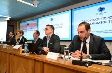 Στιγμιότυπο από την παρουσίαση του πορίσματος για την τραγωδία στα Τέμπη