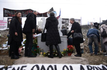 Τέμπη: Συγκίνηση στο τρισάγιο για τα 57 θύματα στο σημείο του δυστυχήματος 