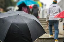 Καιρός: Νεφώσεις με τοπικές βροχές και ασθενείς χιονοπτώσεις - Αναλυτική πρόγνωση για την Τρίτη 4 Μαρτίου από το meteo και την ΕΜΥ 