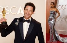 Όσκαρ 2025: Η Χάλι Μπέρι φιλάει τον Έιντριεν Μπρόντι στο κόκκινο χαλί - Η απρόσμενη στιγμή και η σκηνή που θύμισε την τελετή απονομής του 2003