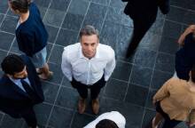 «Ξέρεις ποιος είμαι εγώ;»: Η απαράδεκτη ερώτηση της κοινωνικής υπεροψίας