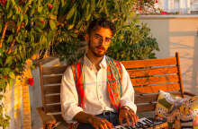 Podcast | Ο Papazó ετοιμάζεται να μας πάει «Διακοπές στη σελήνη»