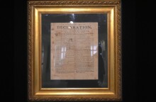 Αγόρασε για 4$ πίνακα που έκρυβε σπάνιο αντίτυπο του Διατάγματος της Ανεξαρτησίας των ΗΠΑ