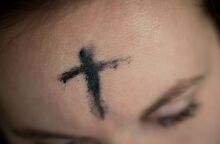 Πάσχα: Τι είναι η Τετάρτη των Τεφρών που γιόρτασαν οι καθολικοί