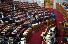 Στιγμιότυπο από τη συζήτηση της πρότασης δυσπιστίας στη Βουλή