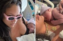 Η Ριάνα μοιράζεται αδημοσίευτες φωτογραφίες από την αίθουσα τοκετού με τα δύο παιδιά της - Αποκαλύπτει ότι γέννησε φορώντας πέρλες και γυαλιά ηλίου