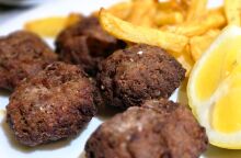 Ο κεφτές του Κατσόγιαννου στη Δραπετσώνα είναι κάτι σαν αστικός μύθος