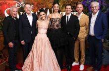 Χιονάτη: Γκαλ Γκαντότ και Ρέιτσελ Ζέγκλερ ποζάρουν μαζί στην πρεμιέρα της live-action ταινίας της Disney παρά τις φήμες για ένταση ανάμεσα στις πρωταγωνίστριες