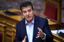 Χρυσοχοΐδης: Να συνεργαστούμε για λύσεις που θα συμβάλουν στη βελτίωση της παρουσίας της αστυνομίας στις διαδηλώσεις