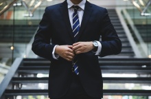 Υπάλληλος με κουστούμι