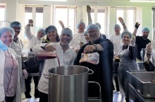  Merci Chef: Έλληνες και Γάλλοι σεφ μοιράζουν πρωινό στο Νοσοκομείο Μεταξά