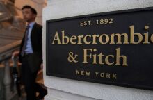 Κατηγορίες για σεξουαλική κακοποίηση κατά του πρώην διευθύνοντος συμβούλου της Abercrombie & Fitch - Περισσότεροι από 40 άνδρες κατήγγειλαν τον Μάικ Τζέφρις