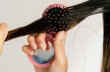 Δεν είναι η ιδέα μας: χάνουμε τα μαλλιά μας με μεγαλύτερη συχνότητα από κάθε άλλη φορά 